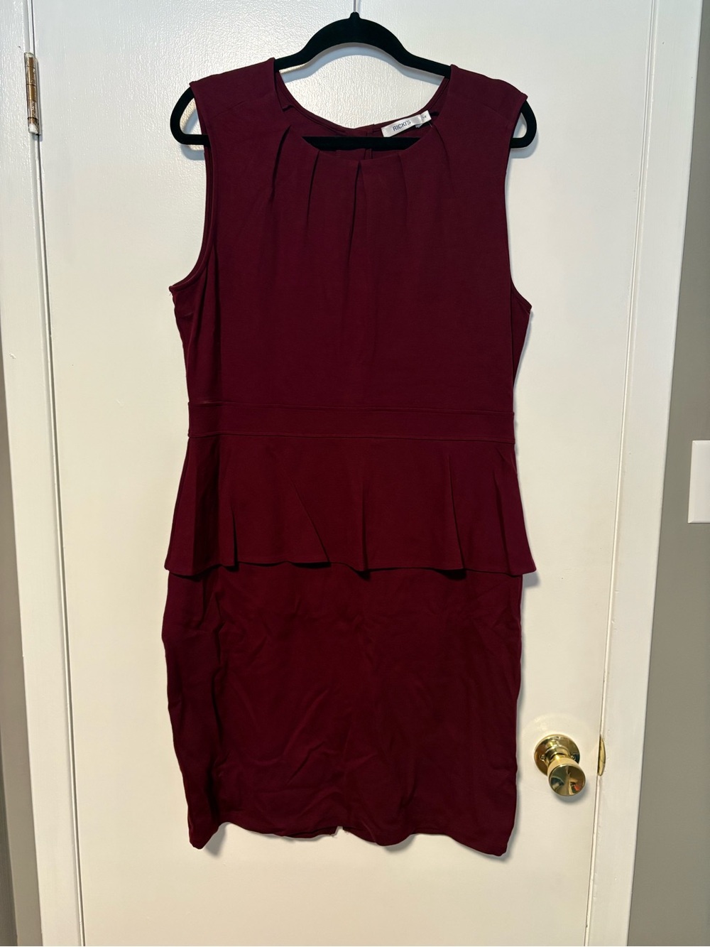 Sleeveless Peplum Sheath Dress in Burgundy